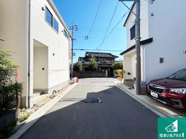 ◆羽曳野市島泉　第2期　新築一戸建ての前面道路含む現地写真|周辺は落ち着いた街並みの住宅地！子育てがしやすい住環境です！まだ未完成ですが、現地でしかわからない事もございます。是非一度ご覧ください。
