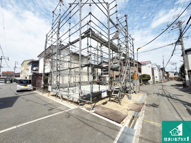 羽曳野市島泉　第2期　新築一戸建ての前面道路含む現地写真|現在建築中！落ち着いた街並みで新生活を始めることが出来そう！周辺の物件も併せてご紹介させて頂きます！