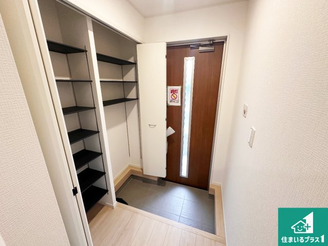 神戸市西区池上　第4期　新築一戸建ての玄関|シューズボックスにはたくさんの靴が収納できるので玄関周りはいつもスッキリ！ご家族が増えても安心！