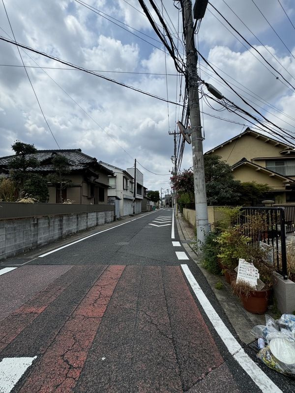 山源水産ビルの駐車場