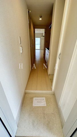 リブリ・Y's諏訪町の玄関