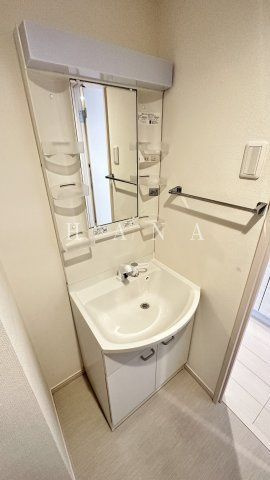 リブリ・Y's諏訪町の独立洗面台