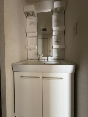 【独立洗面台】 | エステート夏見住宅2号棟 | 使いやすい独立洗面台です