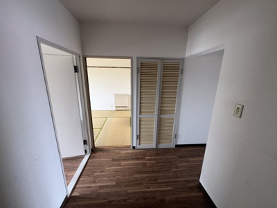 【玄関】 | エステート夏見住宅2号棟 | 明るい玄関です