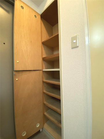 熊本市中央区新屋敷２丁目の賃貸マンションの玄関