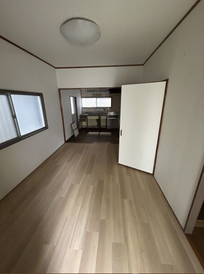 灘北通7丁目戸建の居間・リビング