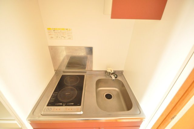 レオパレス重藤のキッチン|安心安全の電気コンロ　2口