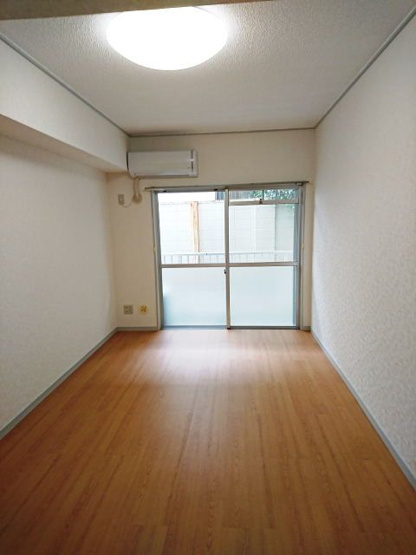 【寝室】