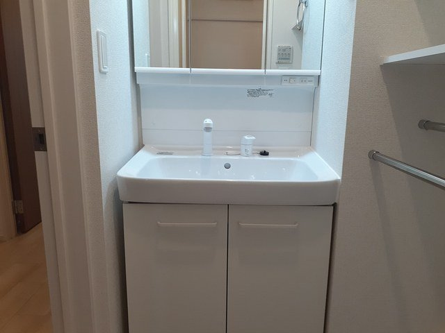 ヴィラ　ラルーチェの洗面所|忙しい朝には欠かせない洗面所です