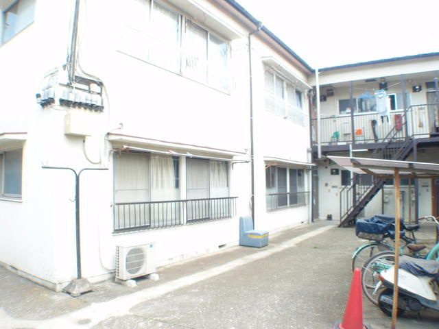 所沢市美原町３丁目のアパートの外観