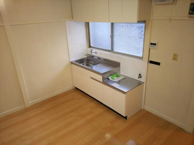 所沢市美原町３丁目のアパートのキッチン