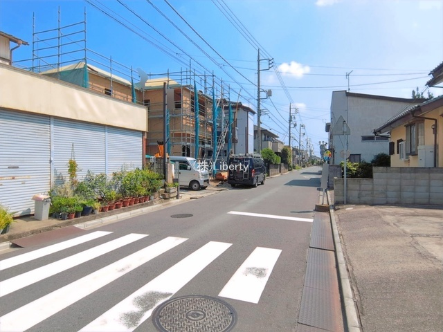 取手市新取手2丁目2期　新築戸建の前面道路含む現地写真