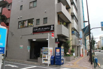 エニックス蔵前のエントランス|建物の内部です