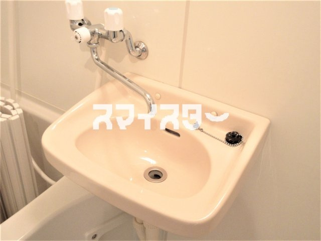 立川市曙町１丁目のアパートの洗面所