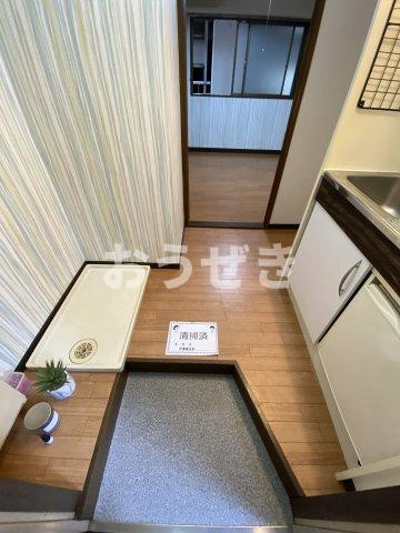 グローバルハイツ赤門の玄関