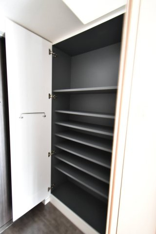 ラグゼナ上前津の収納|シューズボックス