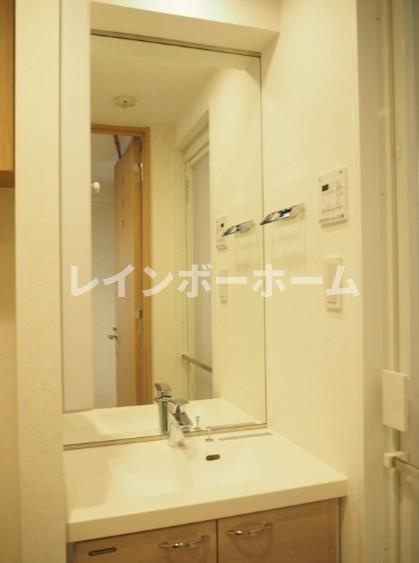 ルーブル大島弐番館の独立洗面台