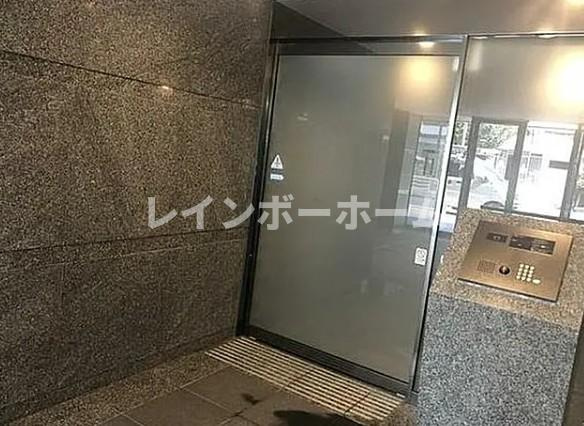 ルーブル大島弐番館のエントランス