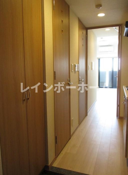 ルーブル大島弐番館の玄関