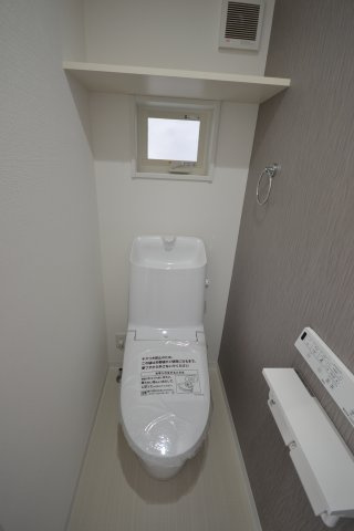 堺市西区上野芝向ヶ丘町4丁　新築戸建のトイレ