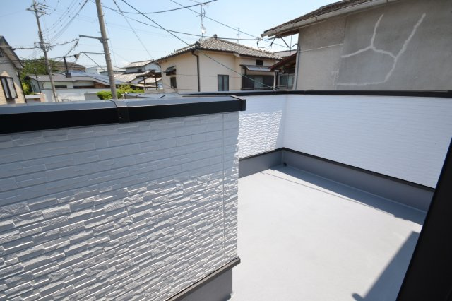 堺市西区上野芝向ヶ丘町4丁　新築戸建のバルコニー