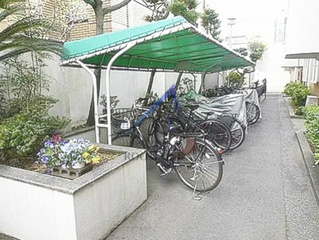 市ヶ谷ローヤルコーポのその他共用部分|駐輪場です。