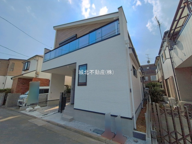 練馬区富士見台1丁目 限定1棟の外観|西武池袋線「富士見台」駅、「練馬高野台」駅まで徒歩約13分
西武池袋線は有楽町線・副都心線との直通運転を行っており
都心へのアクセスも快適です