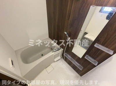 【バルコニー】 | チェルシー神宮外苑 | 同タイプのお部屋の写真。現況を優先します。