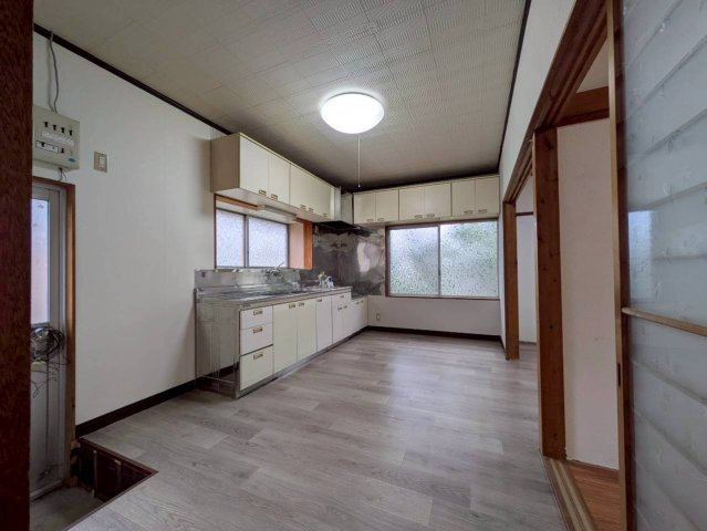 武豊町山ノ神戸建の居間・リビング