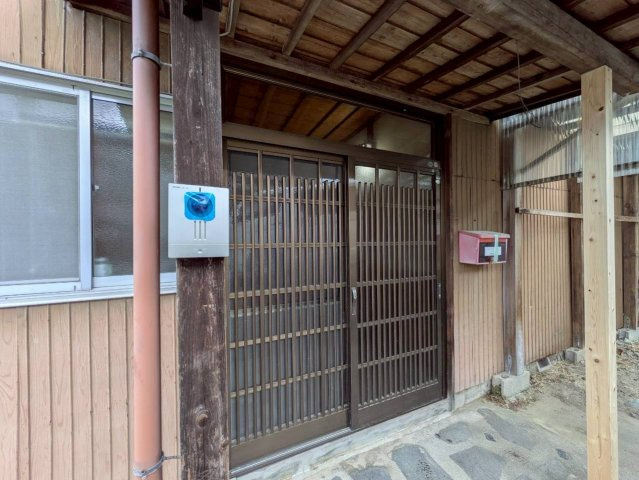 武豊町山ノ神戸建の玄関