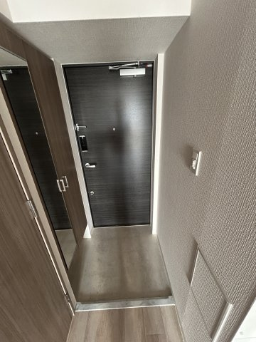 エスリードレジデンス大阪ウエストコートの玄関