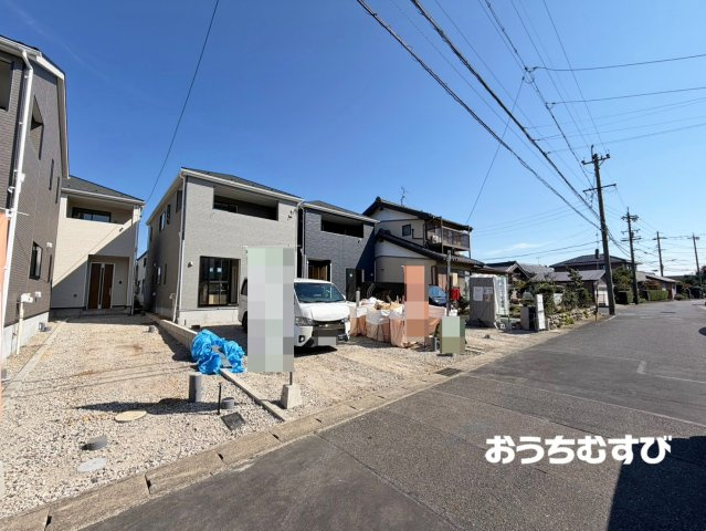 小牧市外堀第5(全4棟)の前面道路含む現地写真