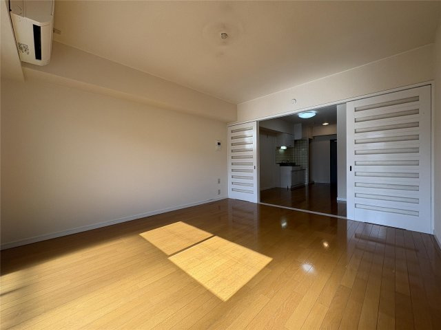 コート新屋敷の居間・リビング