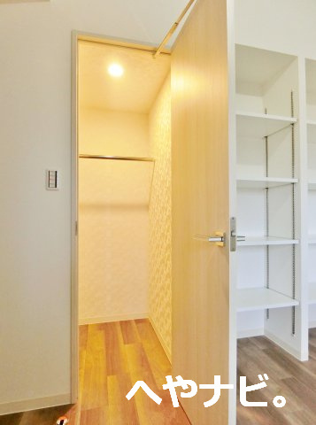 【収納】 | S-RESIDENCE茶屋ヶ坂East | ★たっぷり収納のウォークインクローゼット