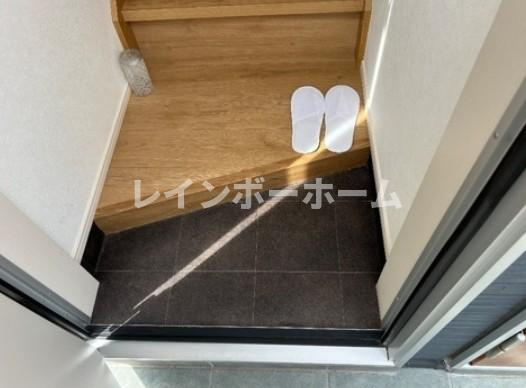 MQuarto獨協大学前の玄関