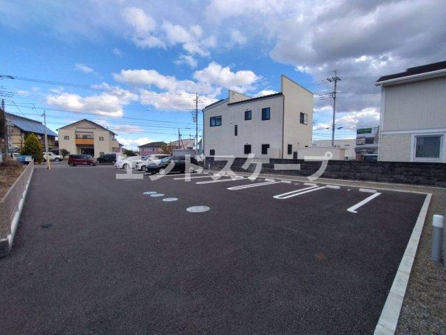ラナの駐車場|高崎、前橋のお部屋探しはエンドスケープまで！お客様の理想お聞かせ下さい♪