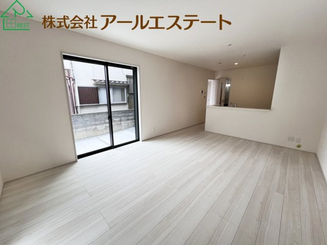 加古川市平岡町新在家6期　　新築戸建の居間・リビング