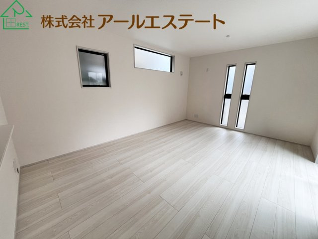 加古川市平岡町新在家6期　　新築戸建の居間・リビング