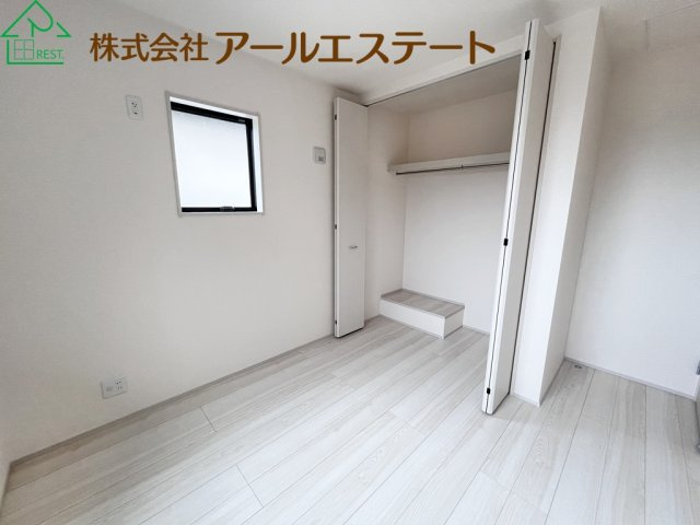 加古川市平岡町新在家6期　　新築戸建の洋室