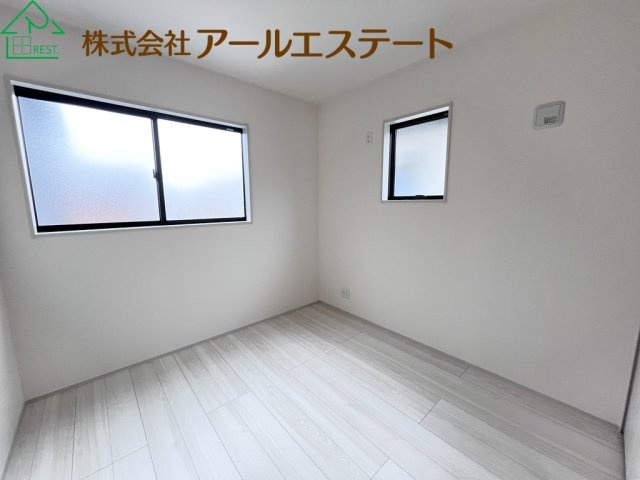 加古川市平岡町新在家6期　　新築戸建の洋室