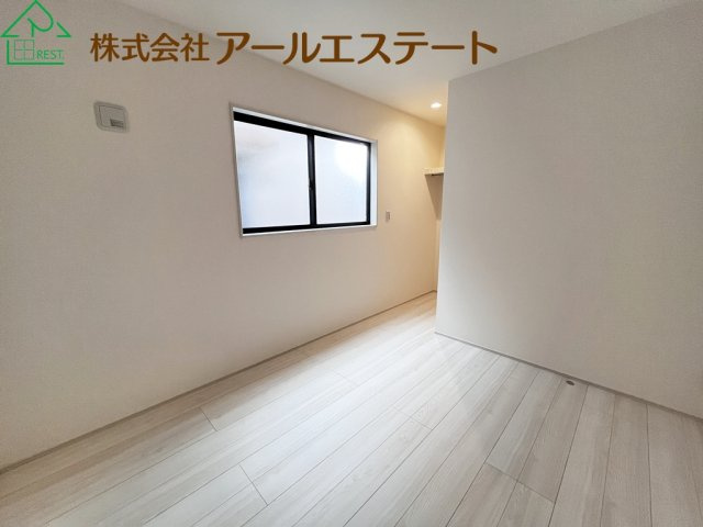 加古川市平岡町新在家6期　　新築戸建の洋室