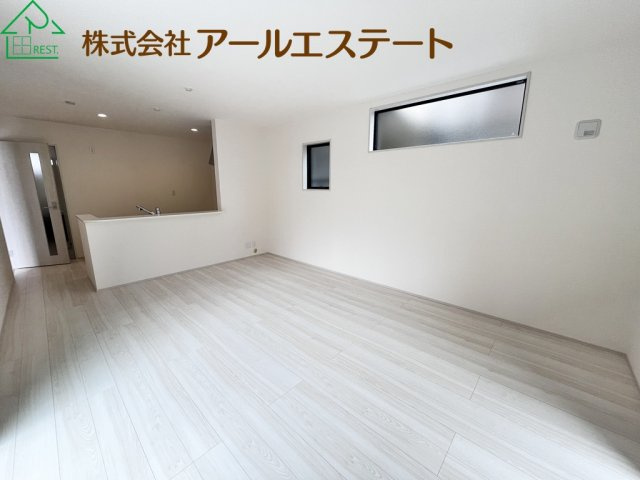 加古川市平岡町新在家6期　　新築戸建の居間・リビング