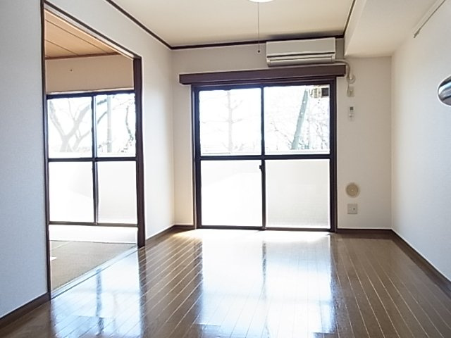 ヴィラ　カターラの居間・リビング