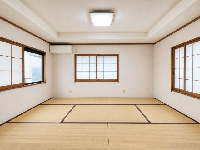 親王塚町 戸建の和室|畳コーナー
※掲載の室内写真は、AI加工により家具・小物を消去したものです。現況を優先します。