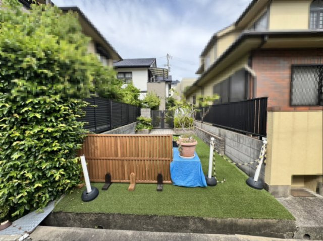 親王塚町 戸建の駐車場|西側駐車スペース 1台駐車可