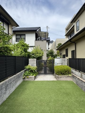親王塚町 戸建の駐車場|西側駐車スペース 1台駐車可