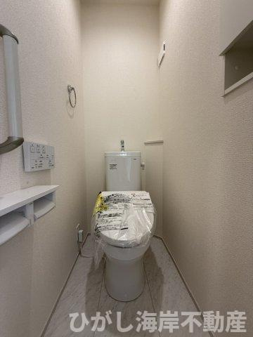 茅ヶ崎市高田2丁目　新築戸建　のトイレ|洗浄機能付きお手洗い