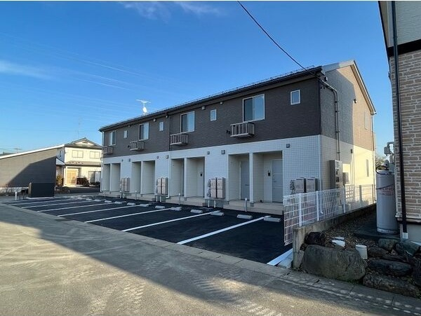 Allegio さくら通りの駐車場