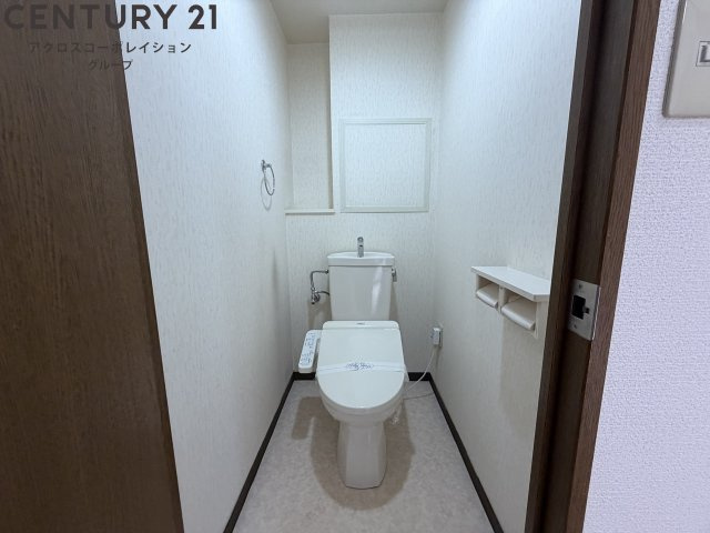 独立洗面台の隣に洗濯機置き場があります！