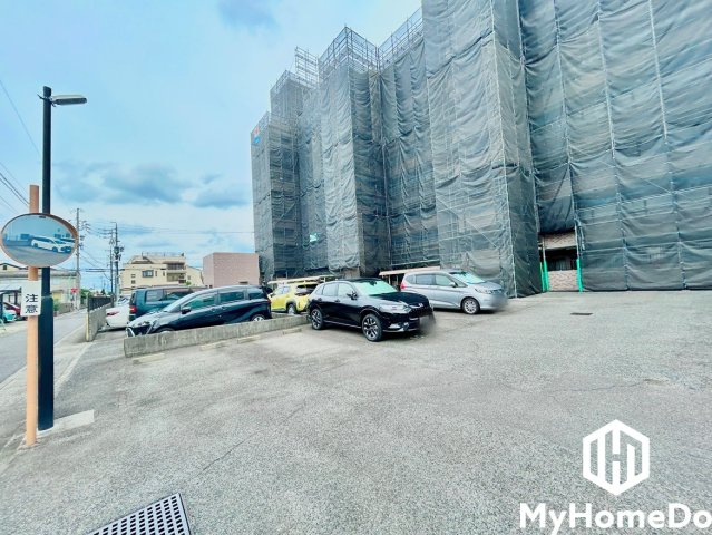宝マンション小幡苗代の駐車場|大規模修繕でさらに美しく！時代のニーズに合わせてバリューアップされた空間
